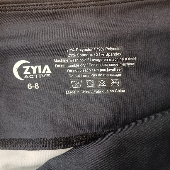 ZYIA Black and Gray Leggings with Distinctive Fade - Picture 3 of 12
